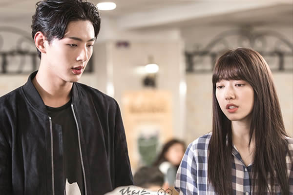 Ji Soo “Doctors” Dizisinde Park Shin-Hye ve Kim Rae-Won ile Bir Aşk Üçgenine Katılmaya Hazırlanıyor
