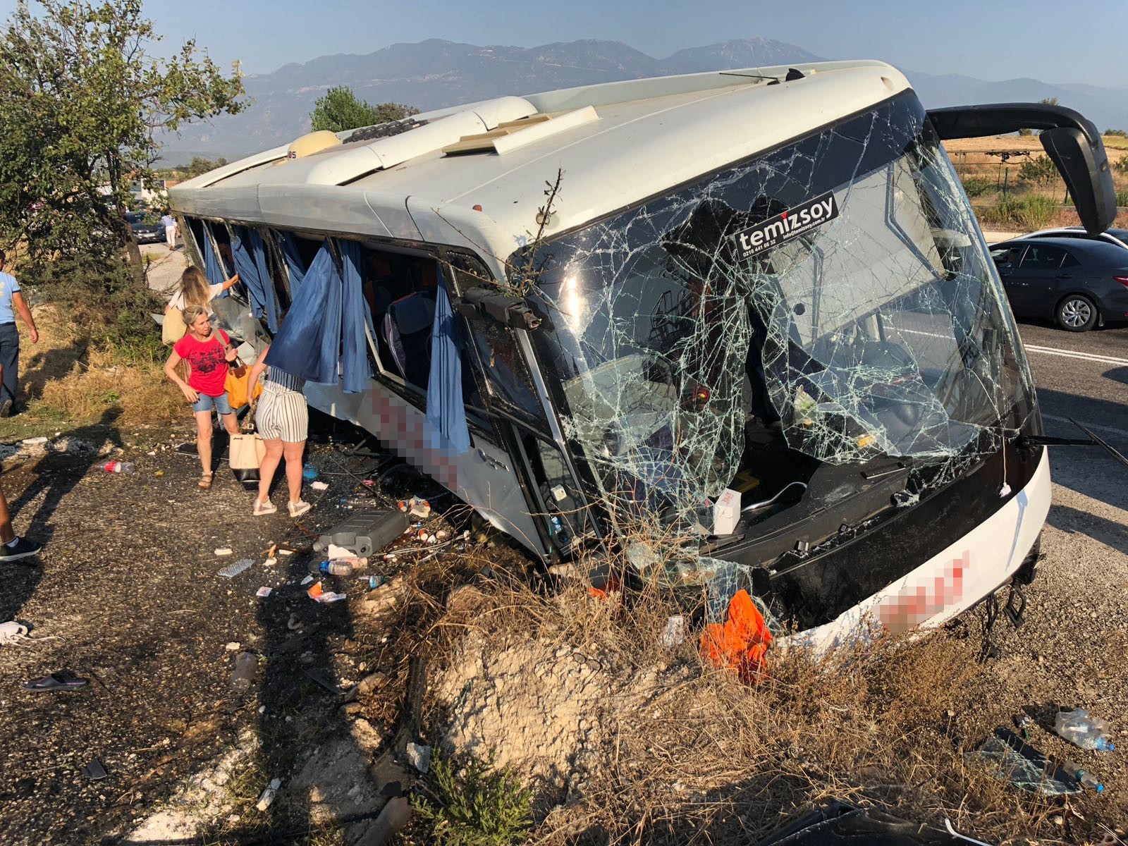 İlk belirlemelere göre 25 yolcu yaralandı