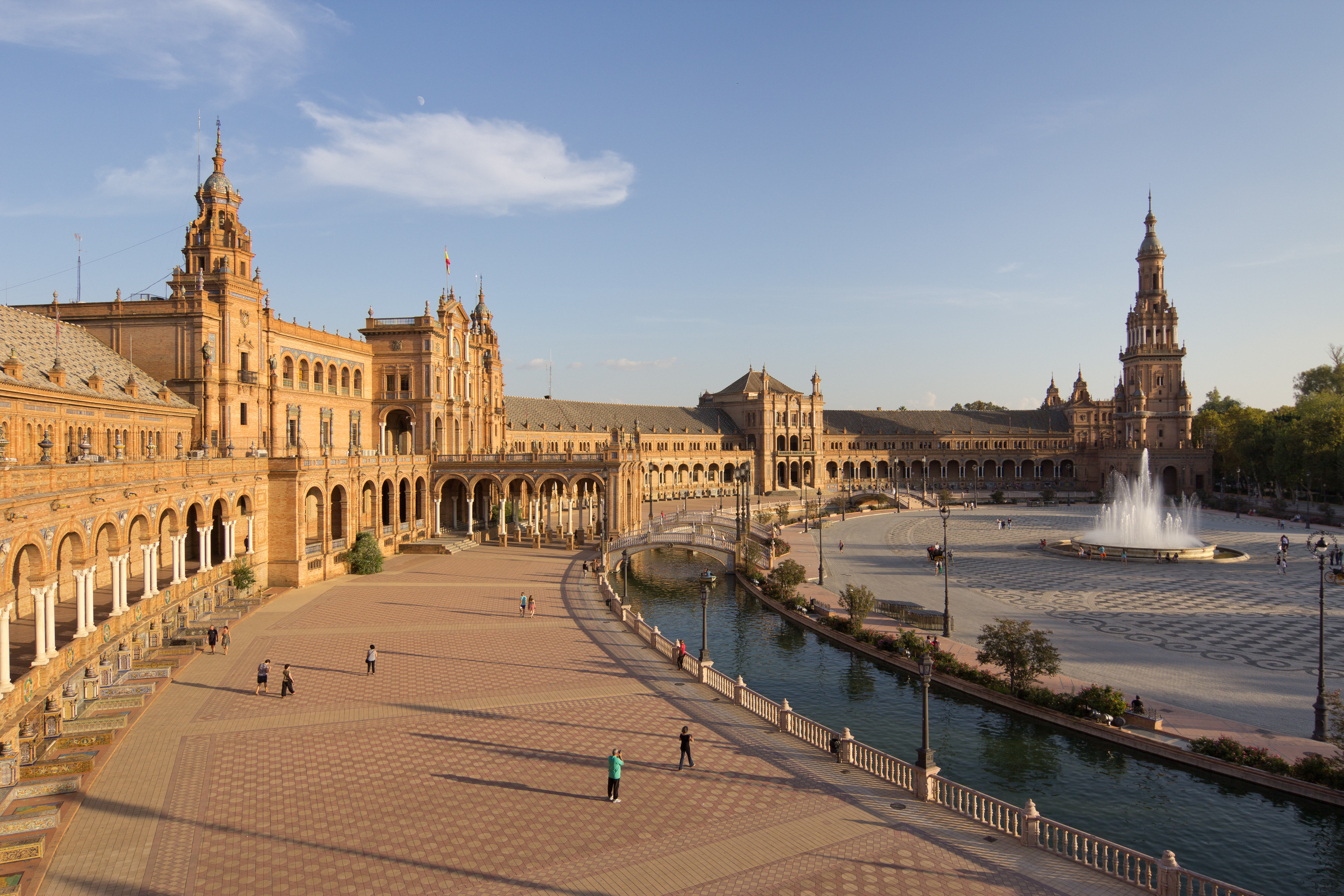 Самая красивая площадь. Plaza de Espana Севилья. Севилья площадь Испании дворец. Плаза Испания Севилья дворец. Андалусия Севилья.