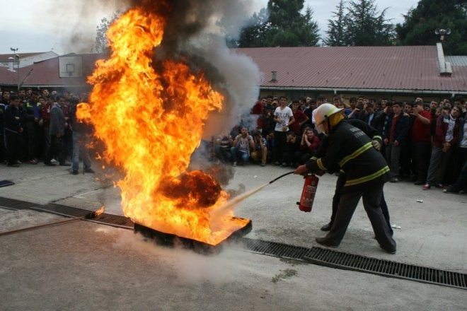 acil durum eğitimi, acil durum planı planları hazırlık, harun arabacı iş güvenliği, risklerin belirlenmesi tatbikatın amacı, tatbikatların önemi ne zaman nasıl yapılacağı dökümantasyon, 