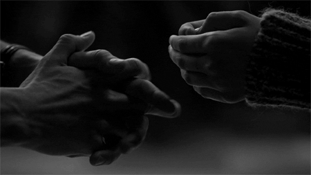 Bəzən insan; ”Mən yaxşıyam” deyəndə gözlərinin içine baxıb ”yaxşı deyilsən bilirəm” deyəcək birine çox ehtiyac duyar”