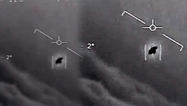Pentagon, 2004-2015 yllar arasnda kaydedilen UFO'lar gsteren 3 video yaynlad