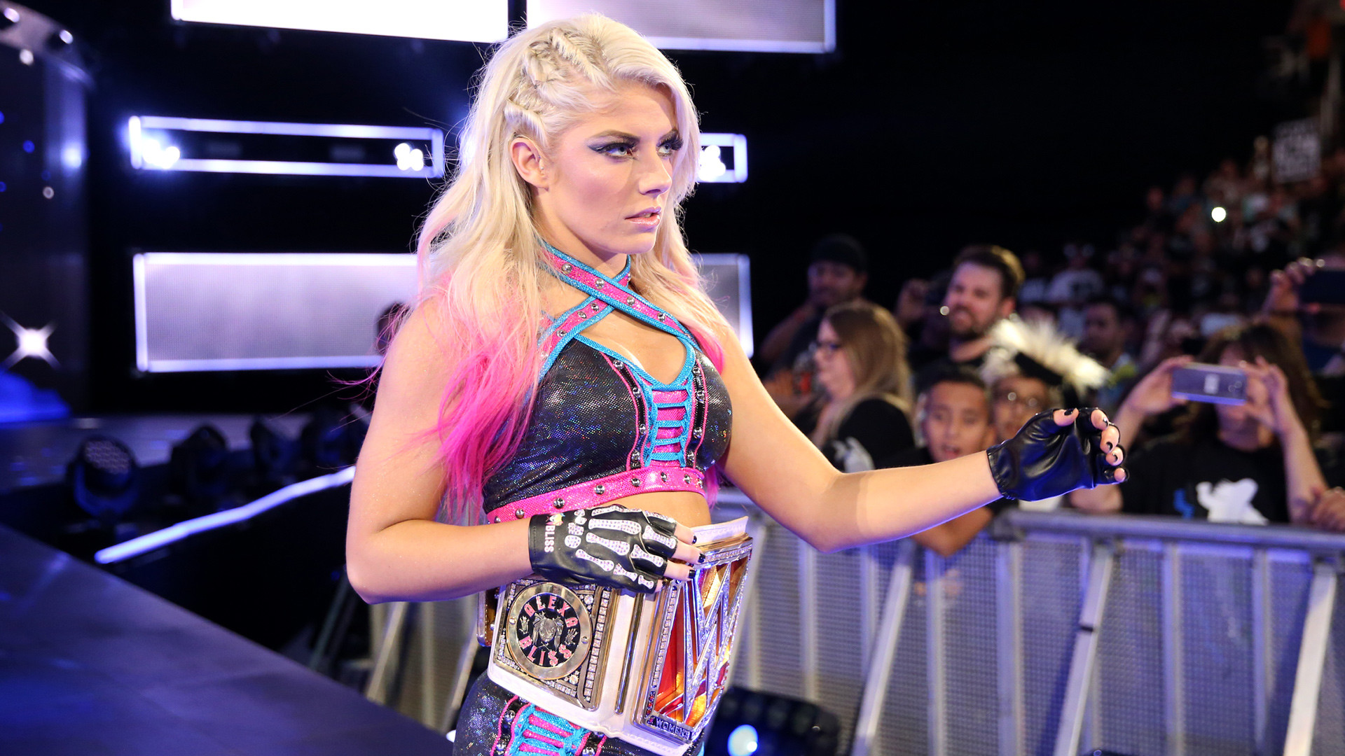 Sasha paige sofia. Алекса Блисс 2021. Alexa Bliss WWE. Alexa Bliss 2018.