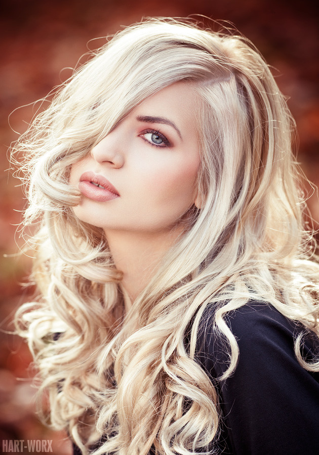 Light blonde. Светлая блондинка. Светлая женщина. Блондинка красота. Blond Brilliant hair.