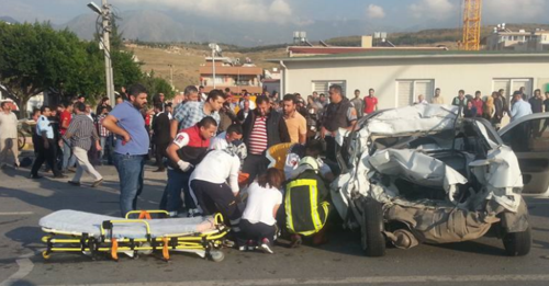 İskenderun Deniz Alayı Önünde Trafik Kazası