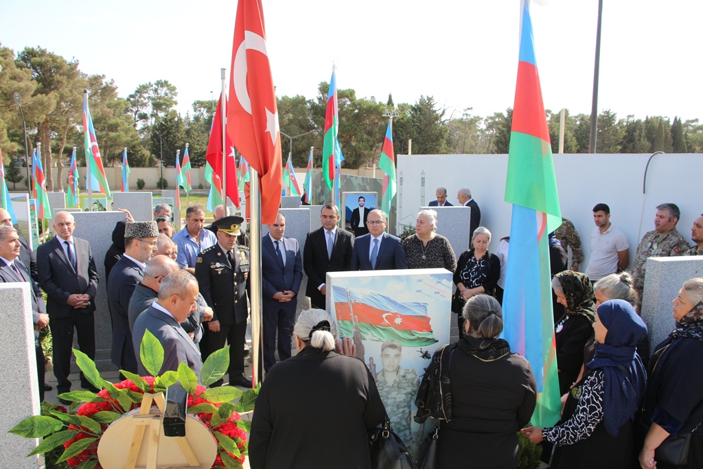 Şəhid Məmmədağa Səfərovun xatirəsi II Fəxri Xiyabanda anılıb