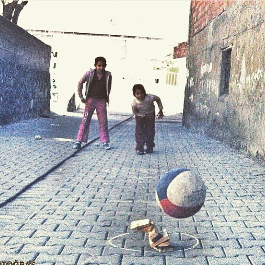 Kkken oynadnz sokak oyunlar neler ? :))
