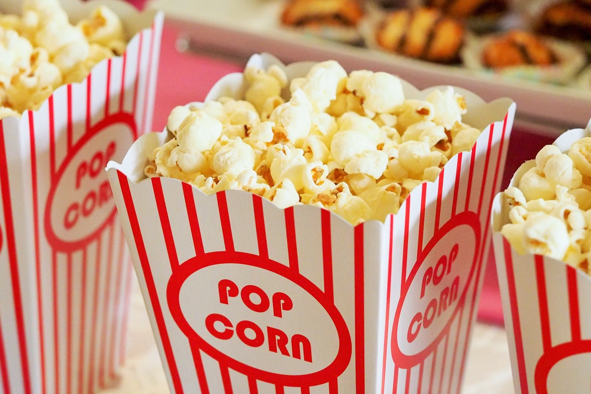 #5 Things to Get For an Awesome Movie Night
