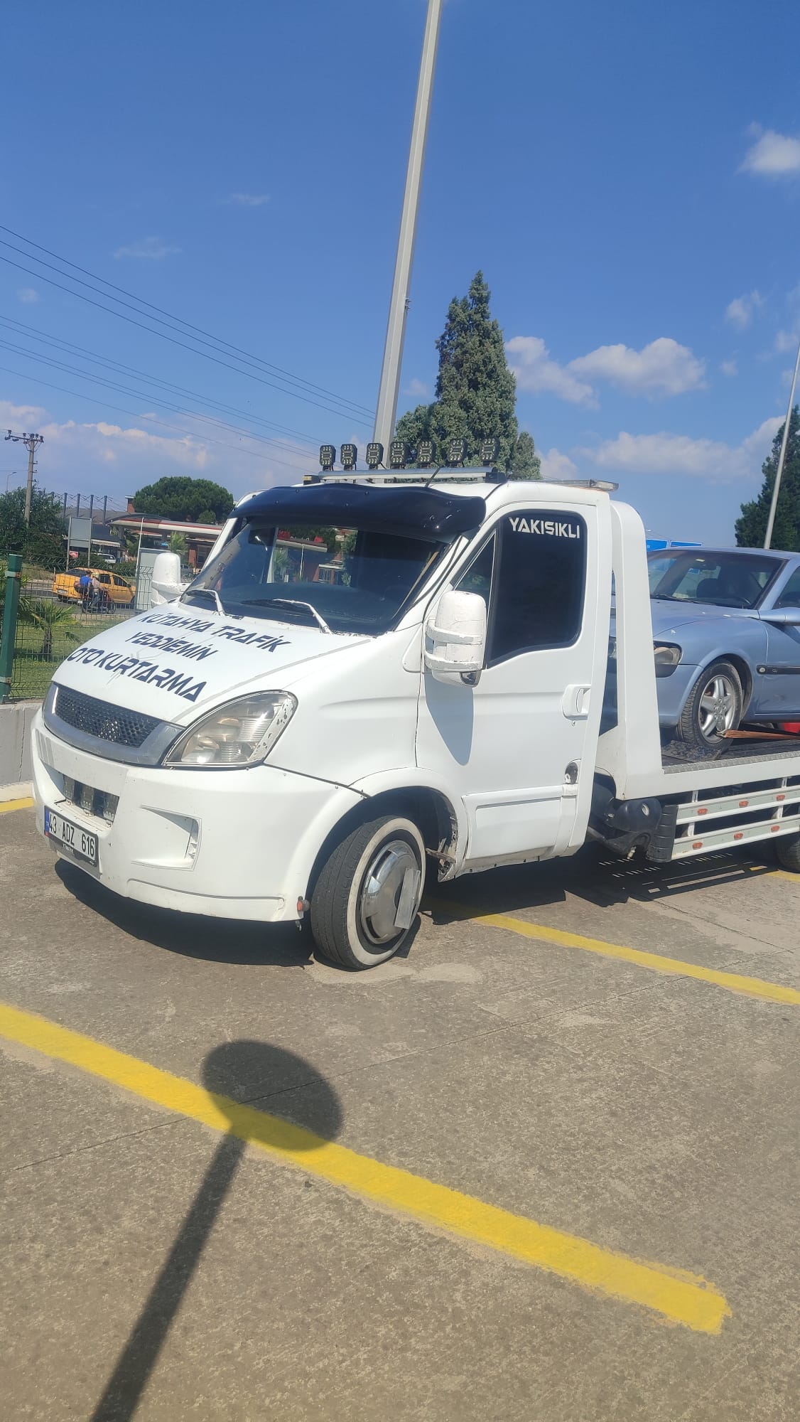 Oto çekici ile araç nakli