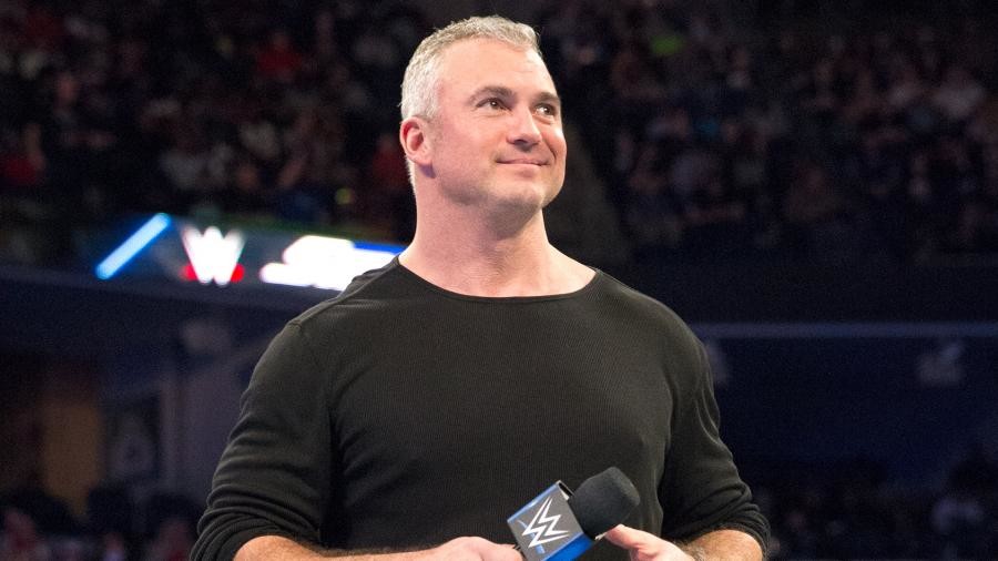 #1. Sizce Shane McMahon kimle feuda girmeli? 