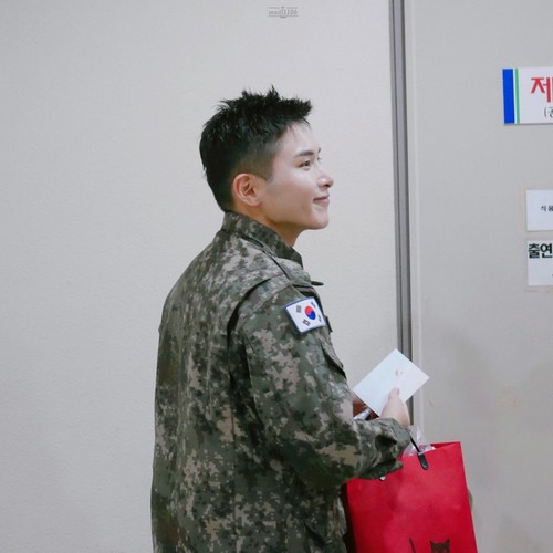 Ryeowook/려욱 / Who is Ryeowook? KXVrl7