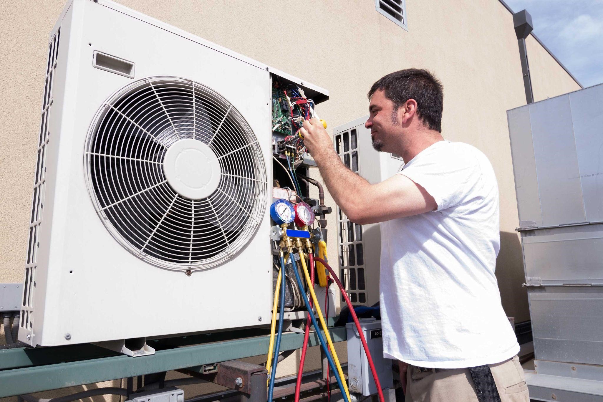 #7 Common Mistakes Homeowners Make When Hiring HVAC Technicians