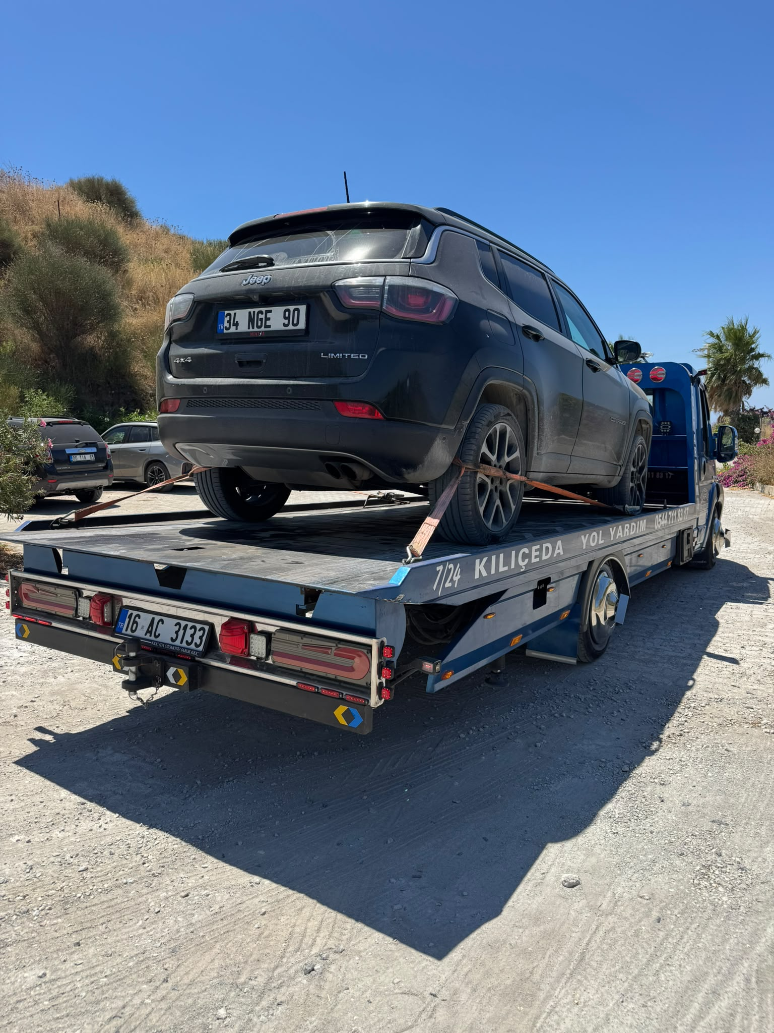 Yolda kalan araç için Kılıçeda yol yardım hizmeti