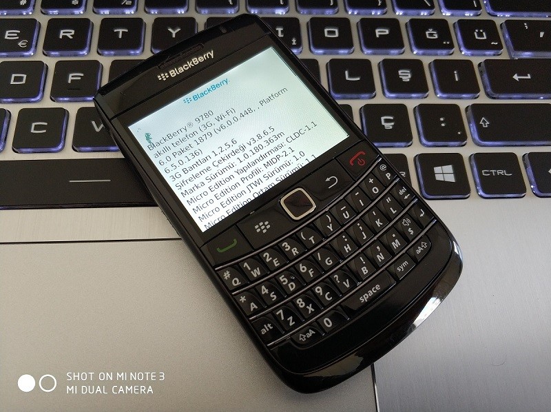 SATILDI - BlackBerry Bold 9780