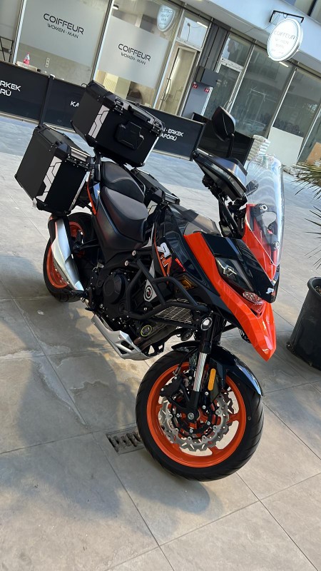 mgz9hs4.jpg