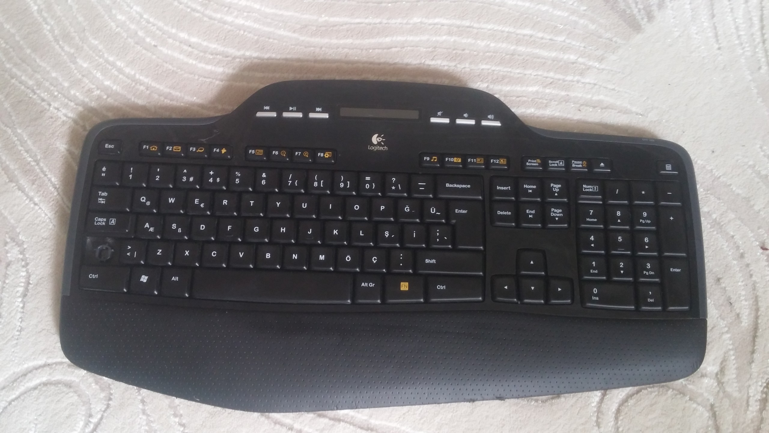 Не видит клавиатуру. Logitech mk700. Комплект Logitech mk700. Mk700 Logitech приемник. Мышка Логитек mk700.