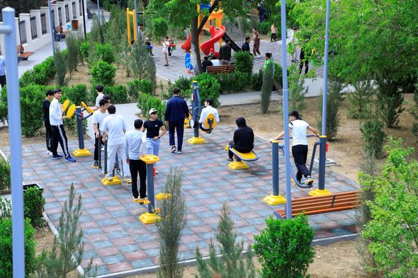 Bakı şəhəri Nizami rayonunda növbəti park abadlaşdırılaraq sakinlərin istifadəsinə verildi – FOTO