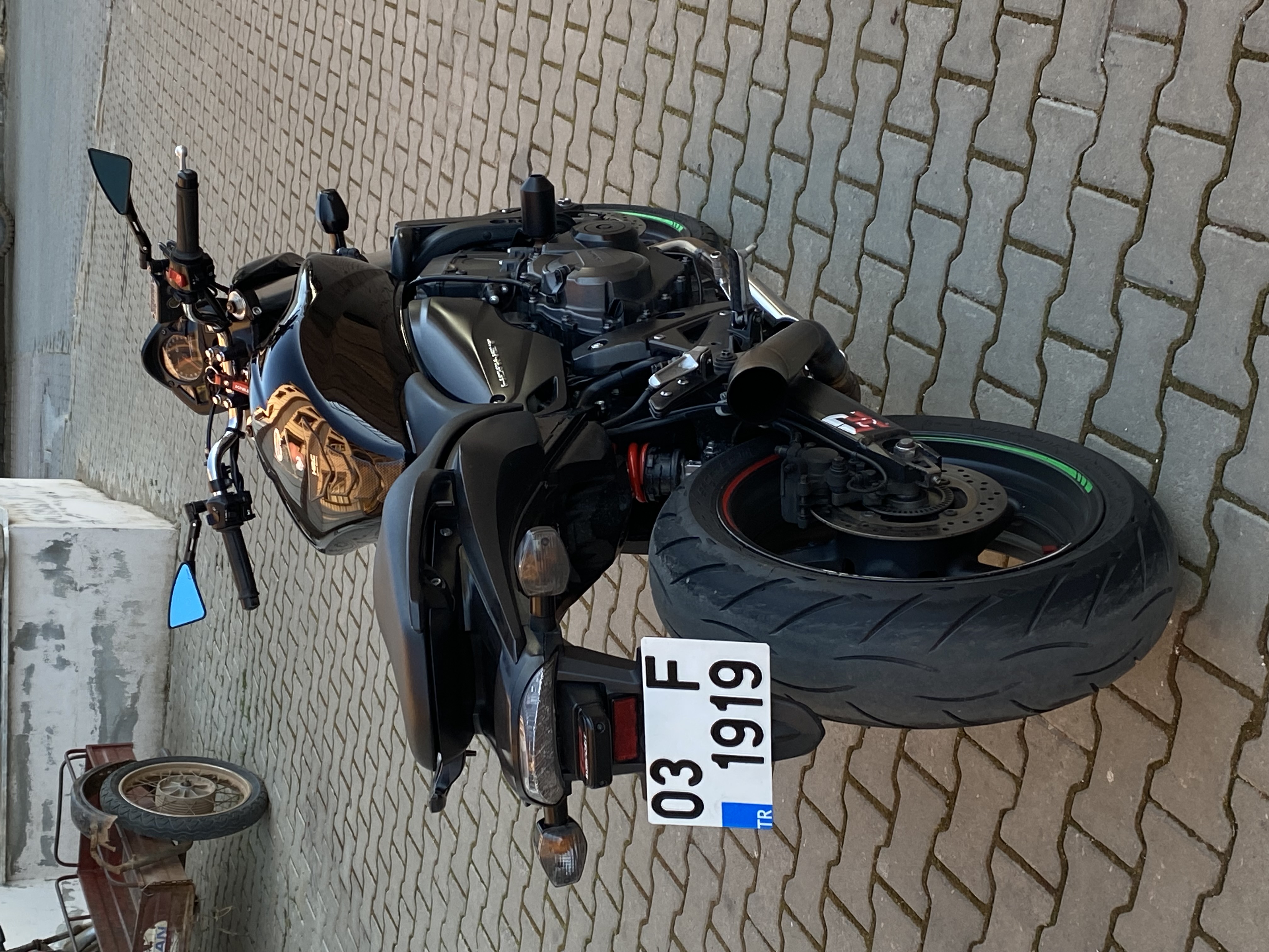 r9j52cv.jpeg
