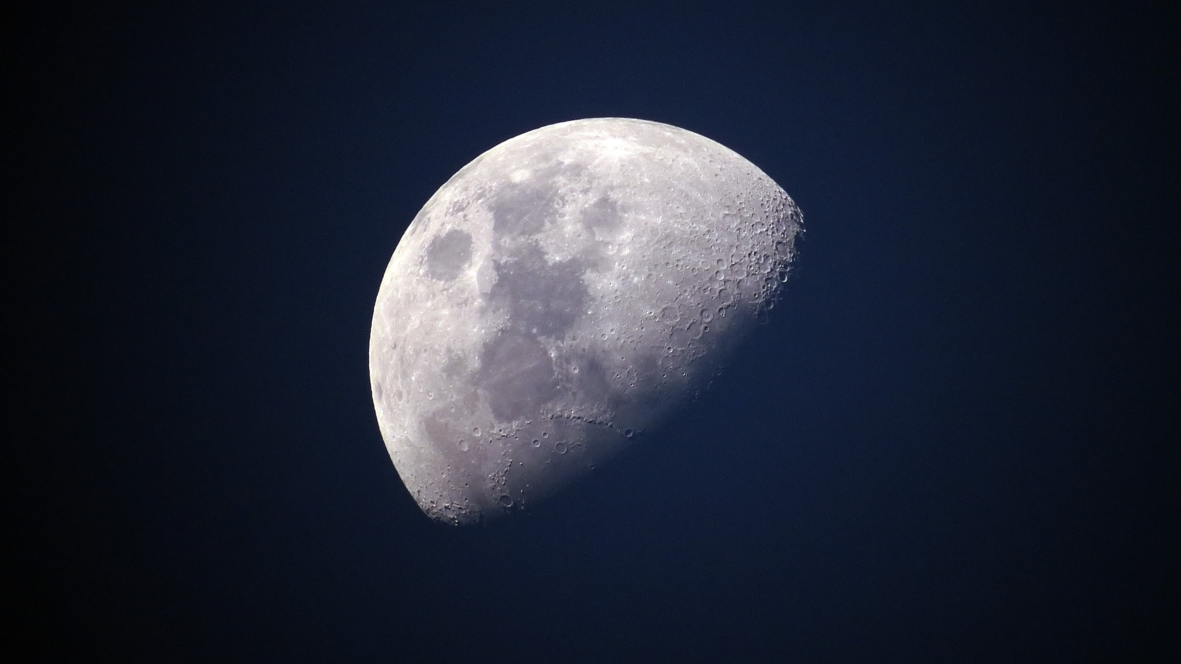 22 апреля лунный день. Луна. Луна в космосе. Луна картинки. Фото Луны.